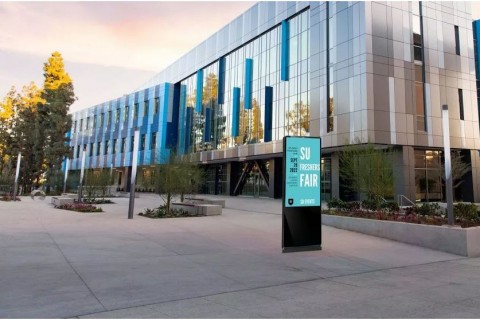 5 lợi ích của màn hình kỹ thuật số trong trường học