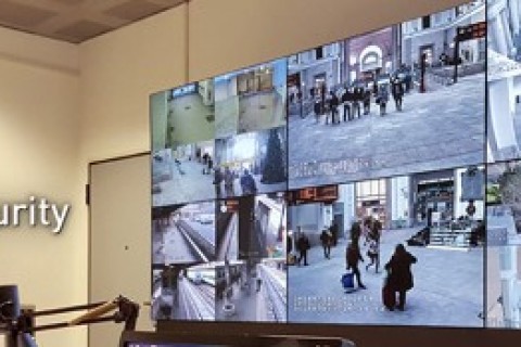Hệ thống Màn hình ghép Panasonic cho Cảnh sát Đường sắt Ý